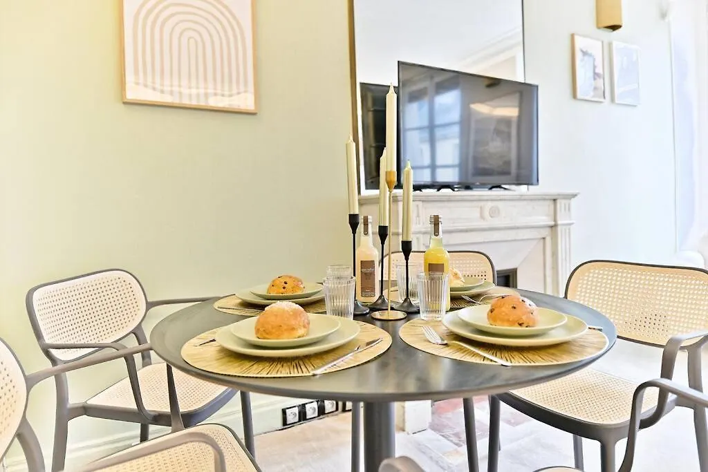 Chic Appartement Dans Le Prestigieux 7Eme Arrondissement Paris 0*,  France